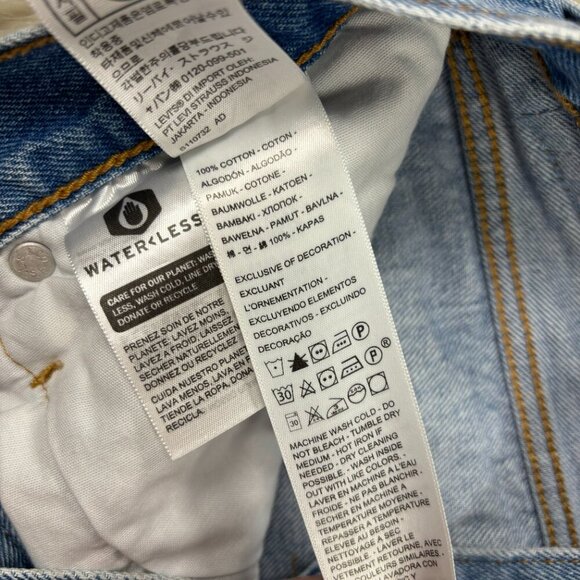 Levi's Women's Light Wash Distressed 501 Cut Off Denim Shorts - Picture 5 of 7